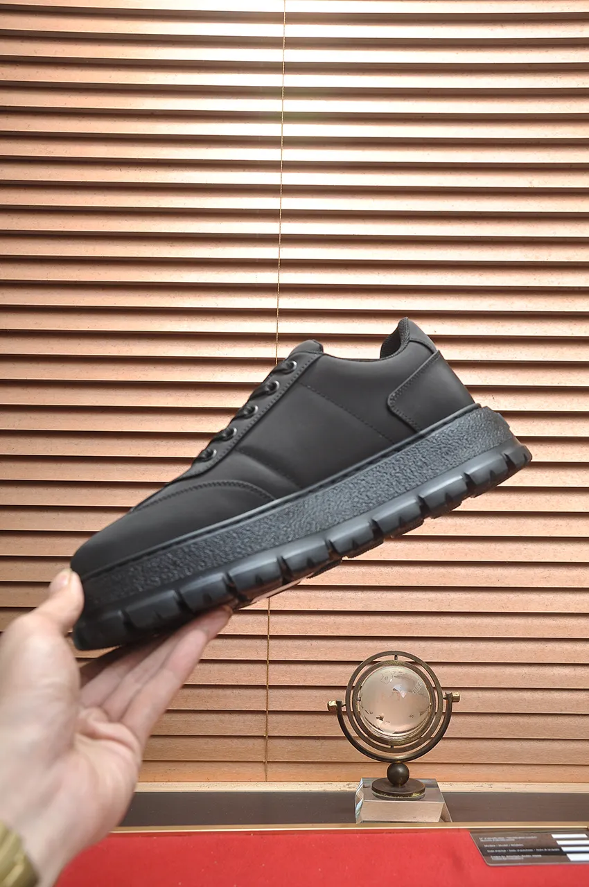 Men's shoes 💰580💶 [PRADA] Top original items, new seasonal styles, high-quality original items, top-grade high-mercerized cowhide combined with original breathable fabric + imported glue, imported stretch fabric inside with original cowhide feet, original thick outsole! Quality guaranteed! Code 38-45 (45 customized)